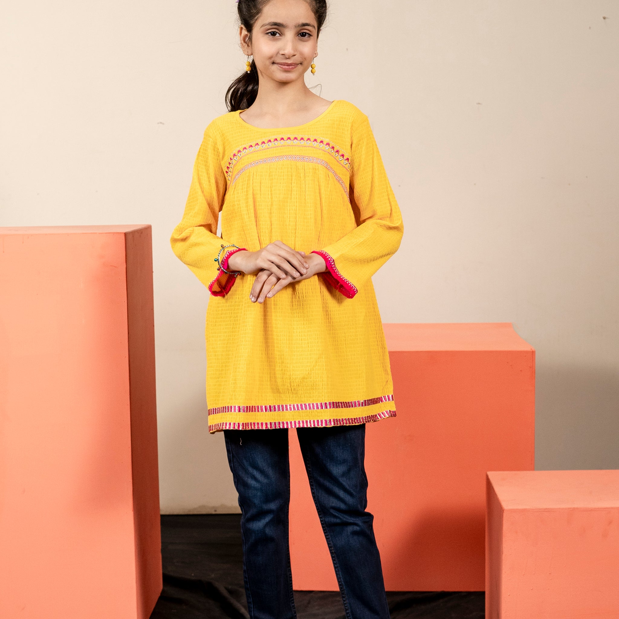 GIRLS kURTI